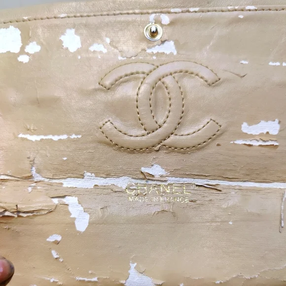 CHANEL Caviar Beige Jumbo Gold Hardware - Preloved - Picture 13 of 16